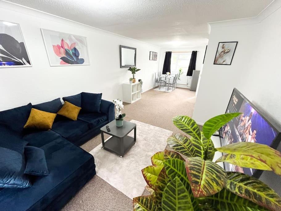 3 Bedroom House With Free Parking Chatham  Exteriér fotografie